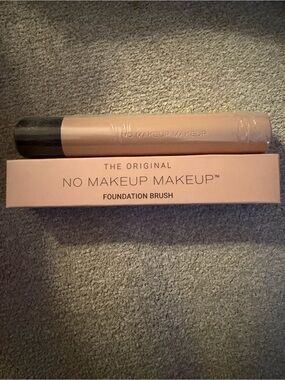 No makeup makeup—The Original Foundation Brush